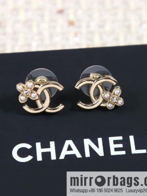 ☀️New ☑️ Chanel C1 double c four-leaf clover flower pearl stud earrings ☀️