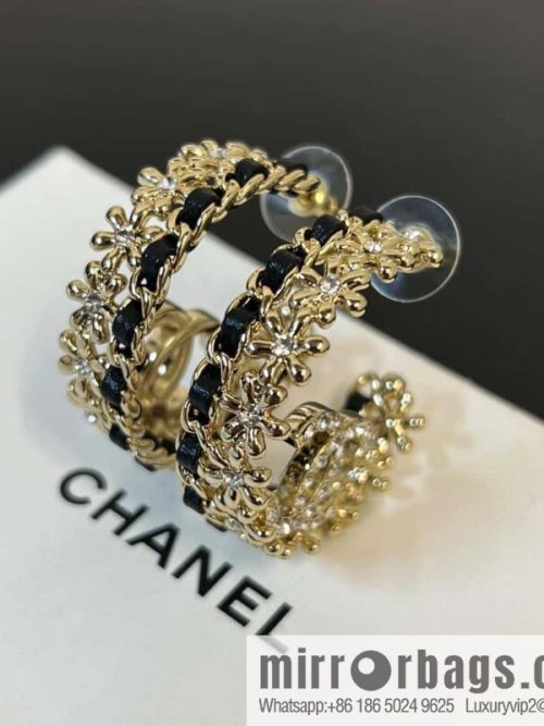 ☀️New ☑️ Chanel semi-round double c black leather rope flower stud earrings ☀️