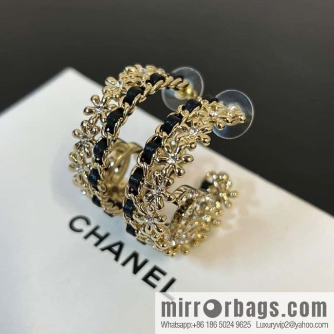☀️New ☑️ Chanel semi-round double c black leather rope flower stud earrings ☀️