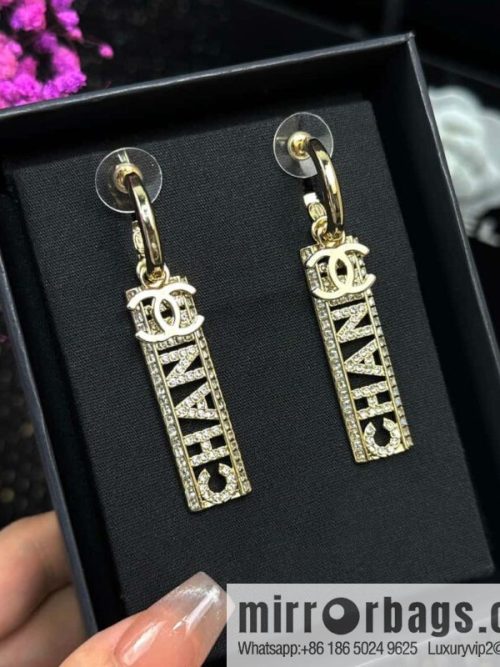 ☀️New ☑️ Chanel C2 double c hollow full diamond letter stud earrings ☀️