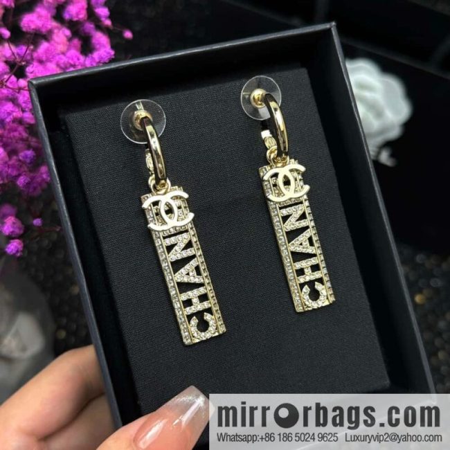 ☀️New ☑️ Chanel C2 double c hollow full diamond letter stud earrings ☀️