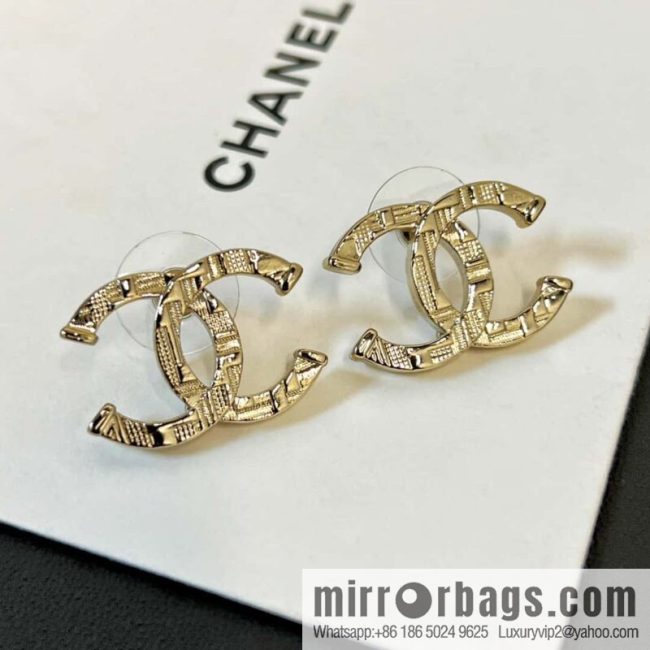 ☀️New ☑️ Chanel C1 double c diamond stud earrings ☀️