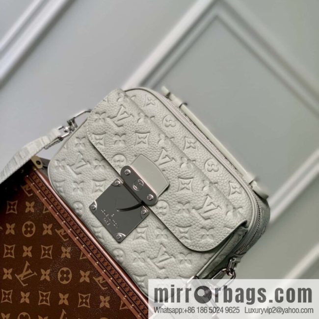 M23512 gray full leather embossed, messenger bag series, this S Lock messenger bag.