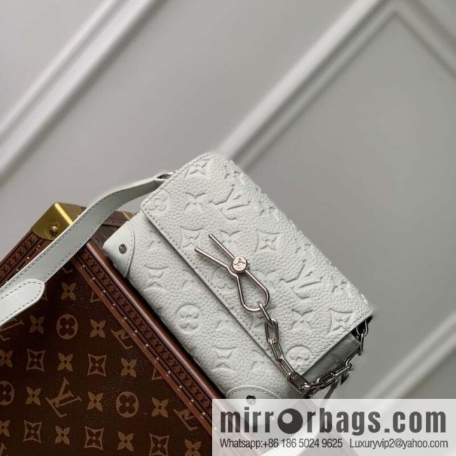 M82571 Steamer mini handbag