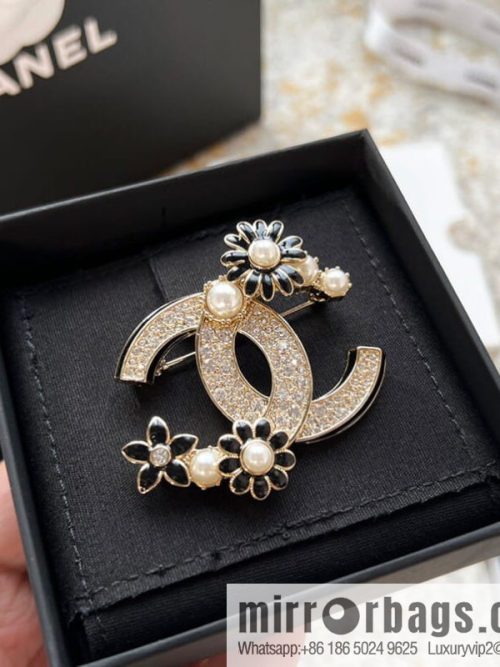 New CHANEL Chanel double c camellia full diamond brooch