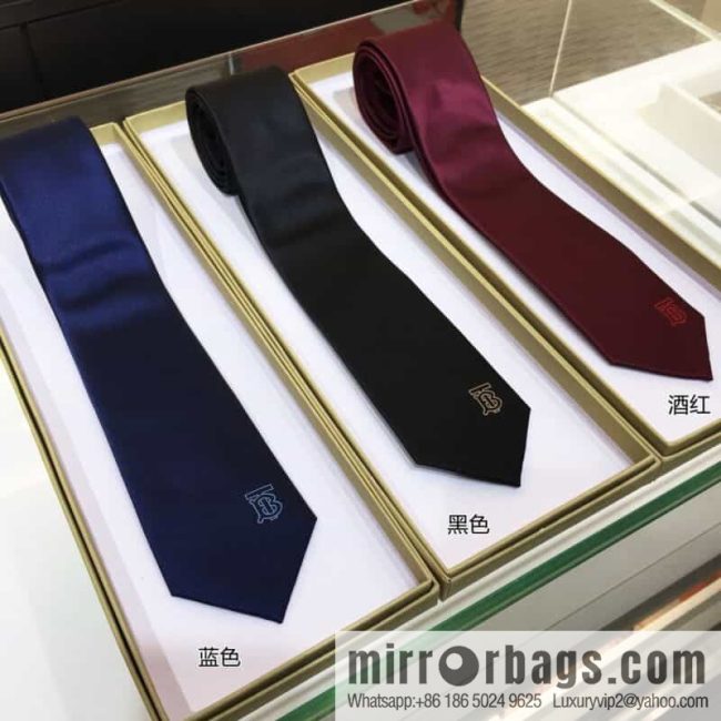 Burberry 100% Top Jacquard Silk B Logo Tie