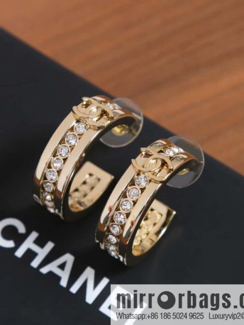 ☀️New ☑️ chanel c1 double c semicircular diamond stud earrings ☀️
