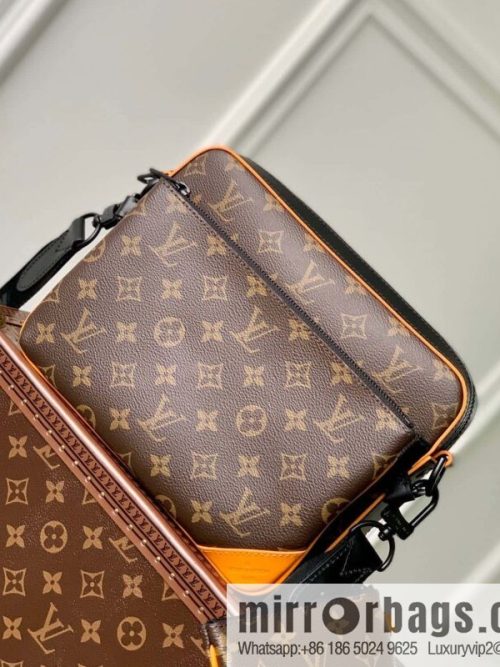 M46694 New TRIO messenger bag for the season