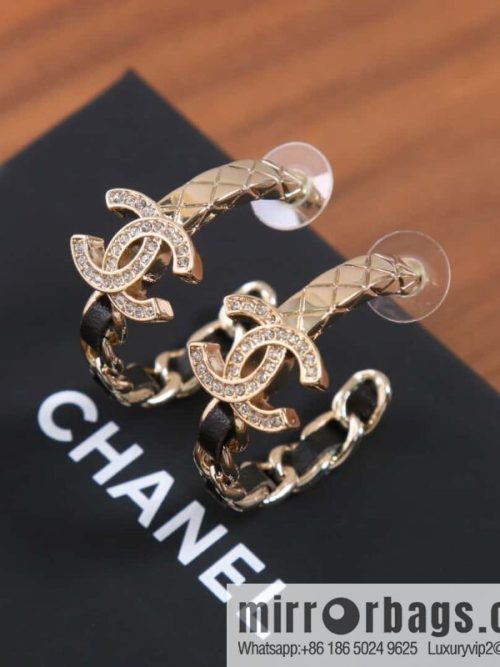 ☀️New ☑️ Chanel c1 double c semi-round half-rhombus black leather rope stud earrings ☀️