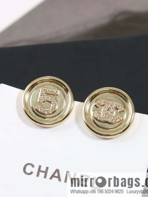 ☀️New ☑️ chanel c1 round double c5 word stud earrings ☀️