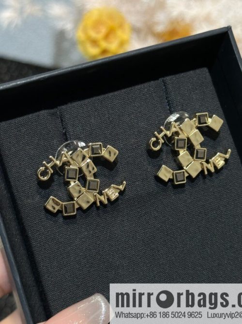 ☀️New ☑️ Chanel double c square letter stud earrings