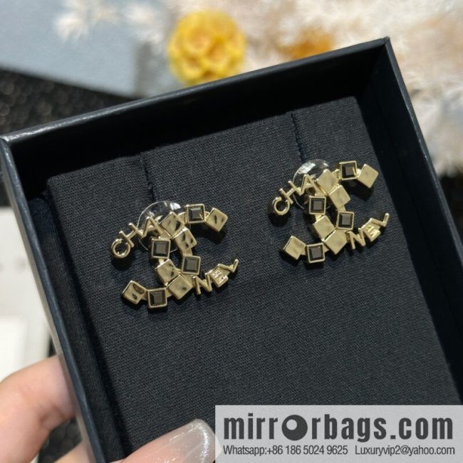 ☀️New ☑️ Chanel double c square letter stud earrings