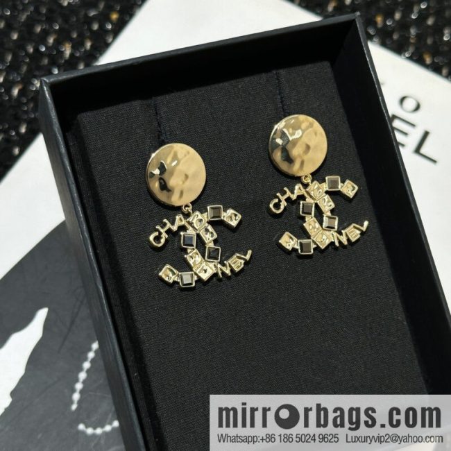 ☀️New ☑️ Chanel C2 double c round stud earrings