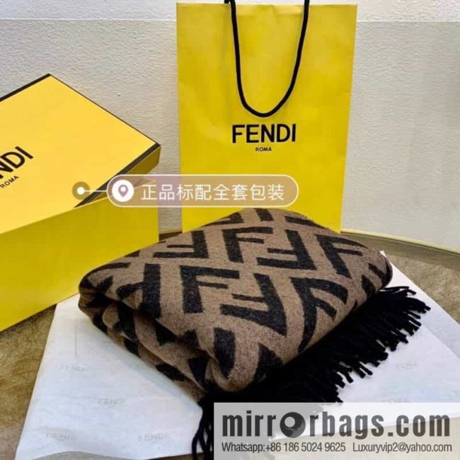 Fendi 51% wool 49% cashmere cloak on both sides FXX715AEOWF0QT1