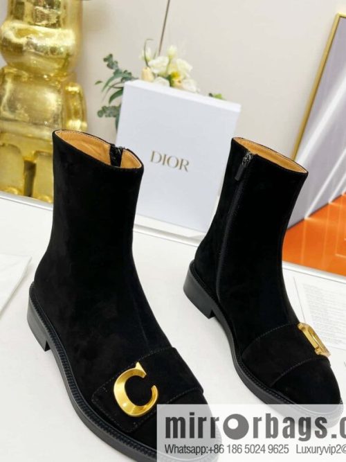 🐰🐰Dior\'s latest fashion show in early spring haute couture series, metal letter logo hardware buckle short boots