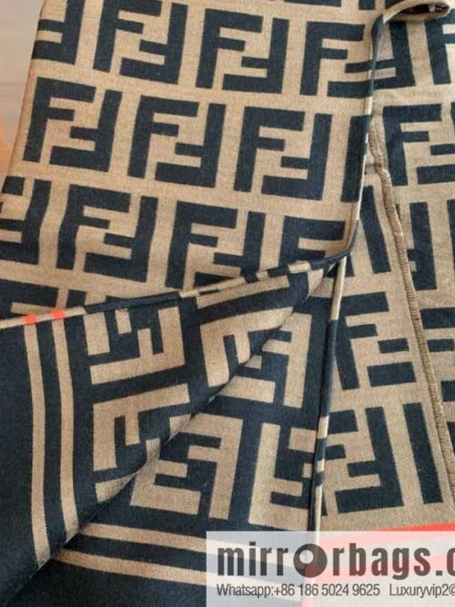 FENDI Fendi 95% wool + 5% silk FD alphabet jacquard cape