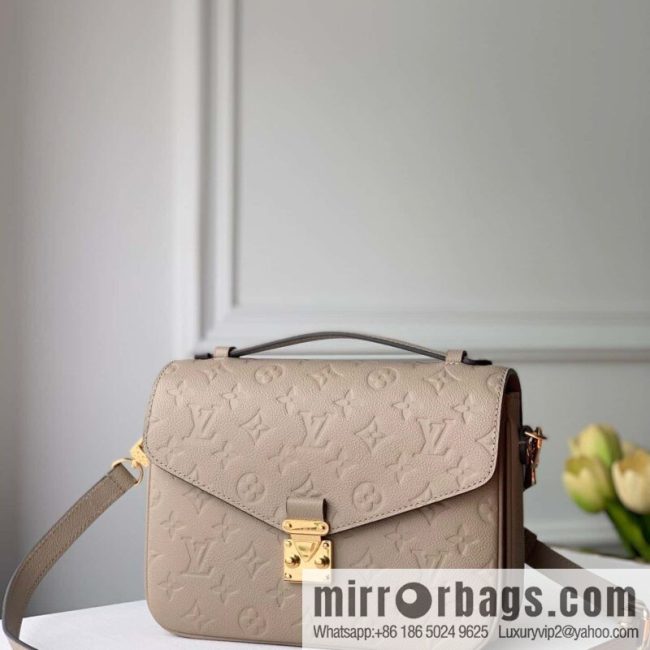 LV M23081 Pochette Métis East West Courier Bag