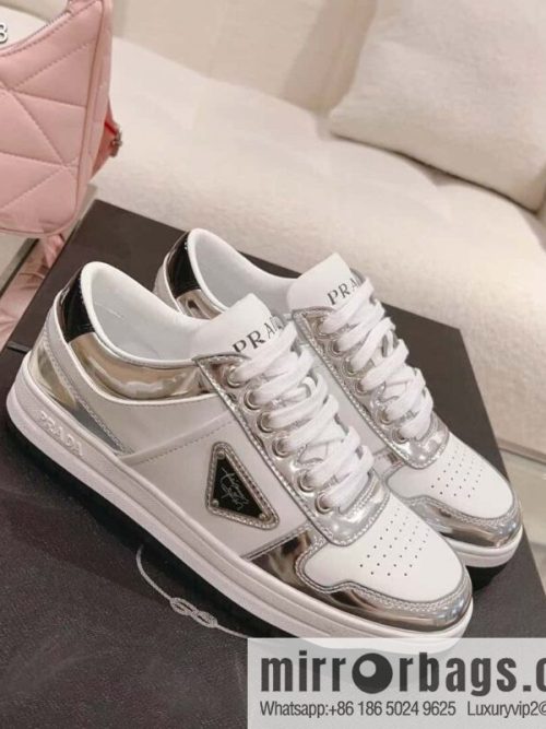 🐰🐰Prada ss23 new arrival~ Prada 2023 | New triangular standard couple men\'s and women\'s board shoes