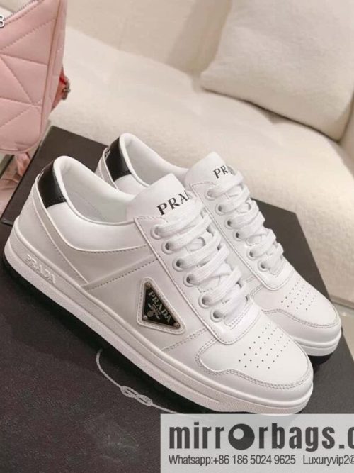 🐰🐰Prada ss23 new arrival~ Prada 2023 | New triangular standard couple men\'s and women\'s board shoes