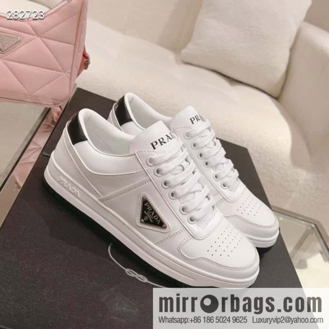 🐰🐰Prada ss23 new arrival~ Prada 2023 | New triangular standard couple men\'s and women\'s board shoes