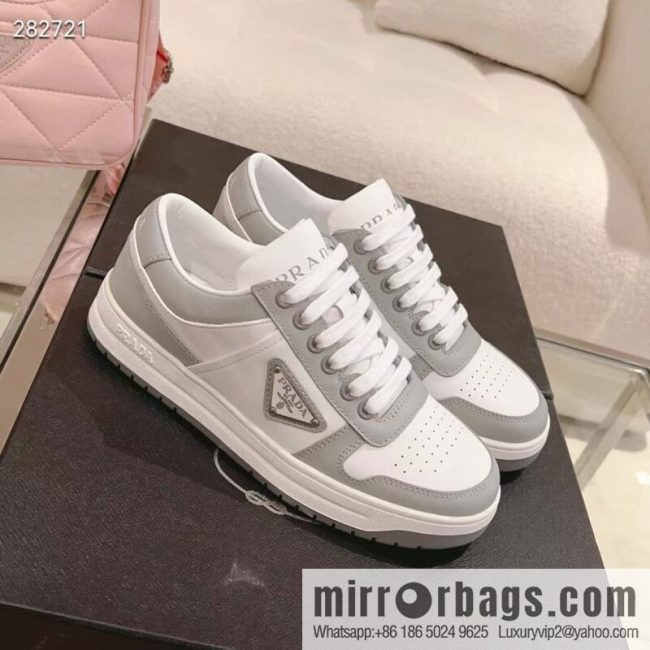 🐰🐰Prada ss23 new arrival~ Prada 2023 | New triangular standard couple men\'s and women\'s board shoes