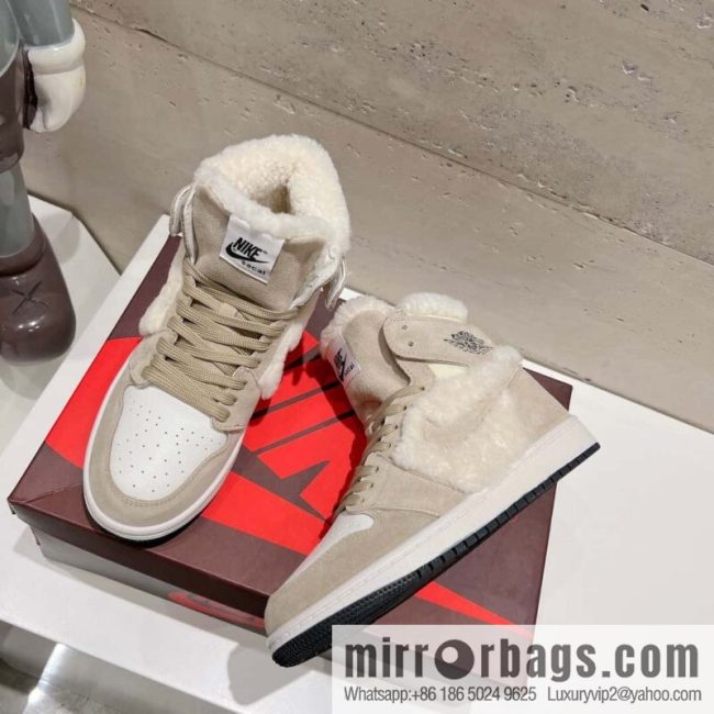 🐰🐰[Couple] Top version 🌈🌈🌈 Nike Nike WMNS Air Jordan 1 Mid \"Light Bone\" AJ1 Jordan generation Chinese help classic retro culture leisure sports basketball shoes