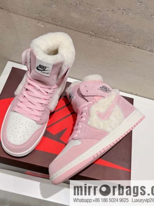 🐰🐰[Couple] Top version 🌈🌈🌈 Nike Nike WMNS Air Jordan 1 Mid \"Light Bone\" AJ1 Jordan generation Chinese help classic retro culture leisure sports basketball shoes