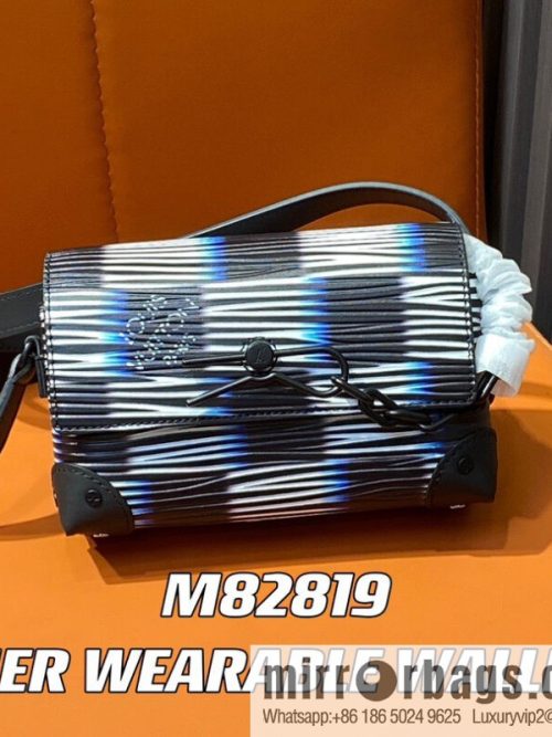 [Original order boutique] M82819 night chessboard plaid men\'s bag full leather epi mailman bag series STEAMER WEARABLE WALLET handbag