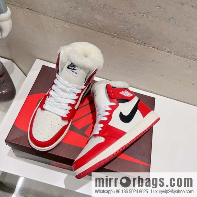 🐰🐰[Couple] Top version 🌈🌈🌈 Nike Nike WMNS Air Jordan 1 Mid \"Light Bone\" AJ1 Jordan generation Chinese help classic retro culture leisure sports basketball shoes