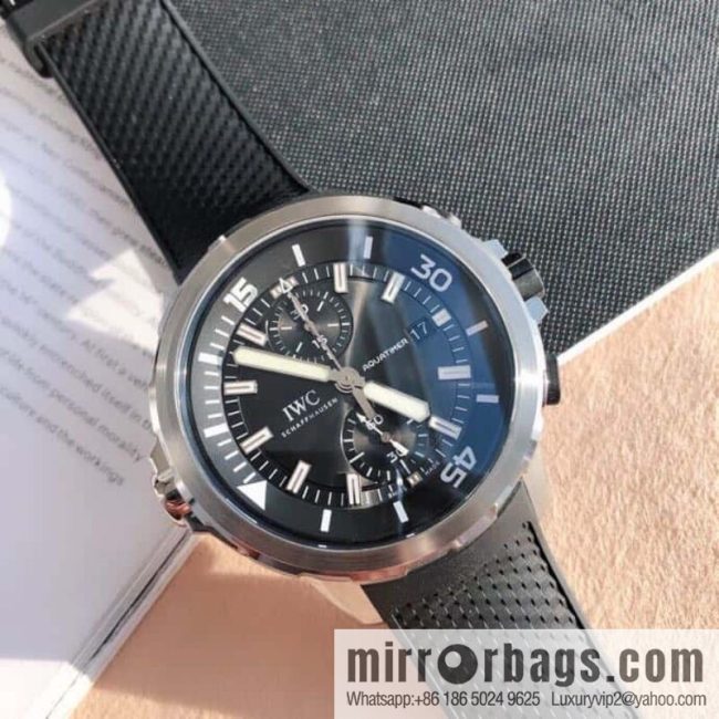 IWC\'s six-hand marine timepiece series is equipped with a Swiss imported Eta-7750 movement watch