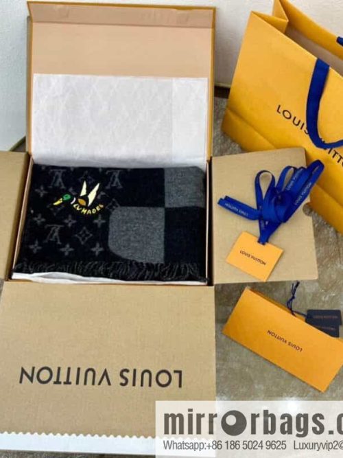 LV Louis Vuitton NIGO joint duck embroidered scarf MP2701