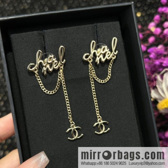 ☀️New ☑️ Chanel double c fringed Chanel letter stud earrings ☀️