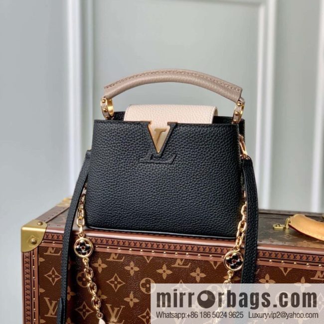 [Exclusive real shot M20708 black/mini] Capucines mini handbag