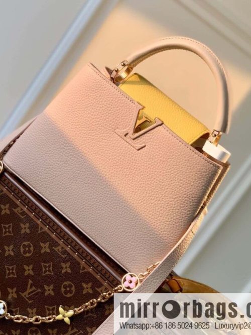[Exclusive real shot M22375 apricot, small] This Capucines small handbag