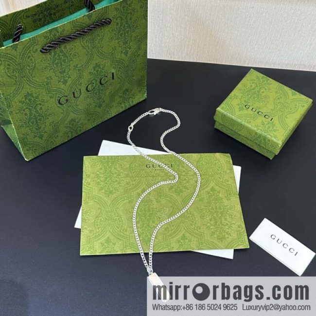 ☀New Gucci Gucci strip necklace ☀