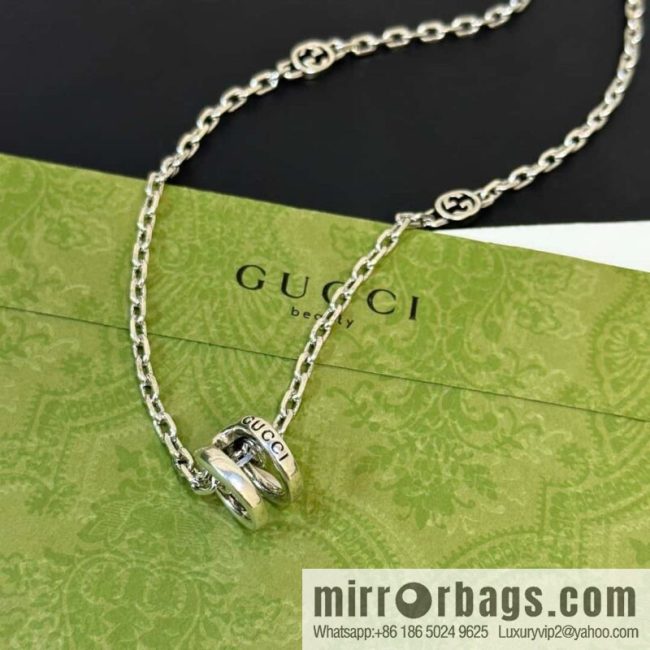 ☀New Gucci Gucci Horseshoe Necklace ☀