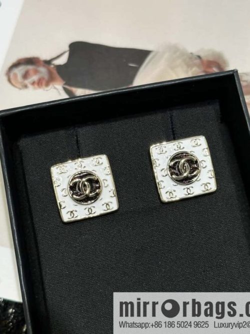 ☀️Original ☀️ new ☑️ Chanel c1 double c square earrings ☀️