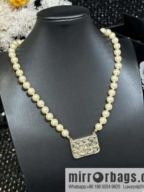 ☀️New ☑️ Chanel pearl bag 👜 necklace ☀️