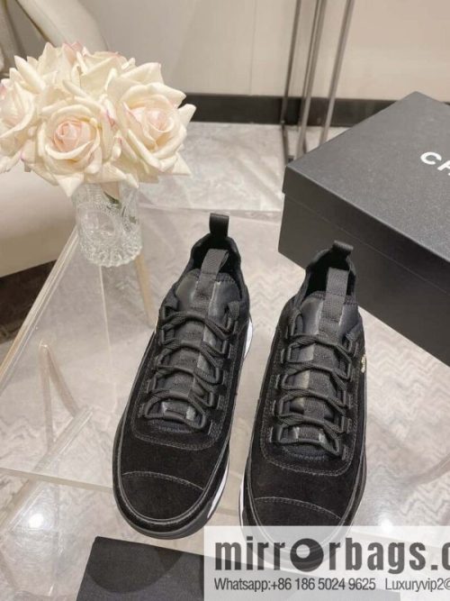 🐰🐰Chanel | The latest couple casual four seasons sports shoes at the counter🦋