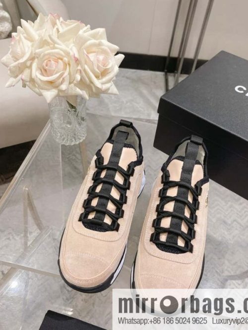 🐰🐰Chanel | The latest couple casual four seasons sports shoes at the counter🦋