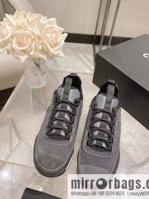 🐰🐰Chanel | The latest couple casual four seasons sports shoes at the counter🦋