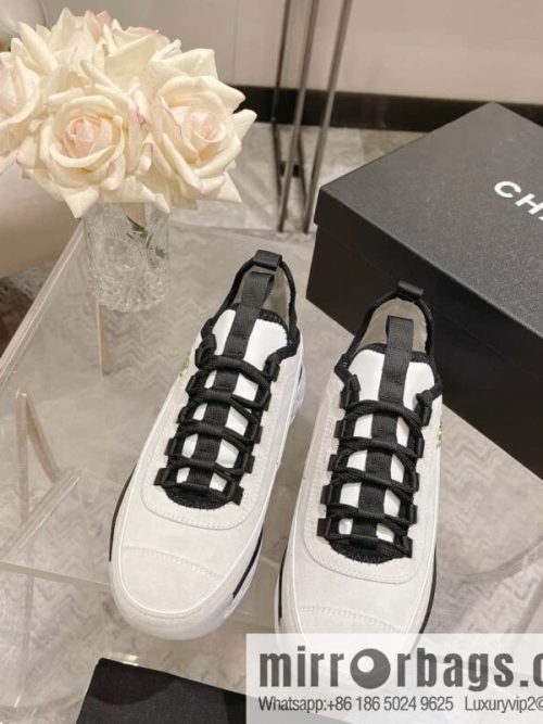 🐰🐰Chanel | The latest couple casual four seasons sports shoes at the counter🦋