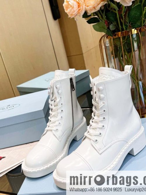 🐰🐰Top 🔝 2022SSS launched Prada boots series 🌲🌲 1 💥 PRADA early autumn and winter catwalk Internet celebrity with the same style