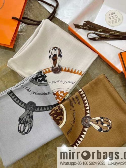 Hermes Hermès coat of arms pattern printing new solid color silk square scarf