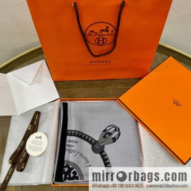 Hermes Hermès coat of arms pattern printing new solid color silk square scarf - Image 3