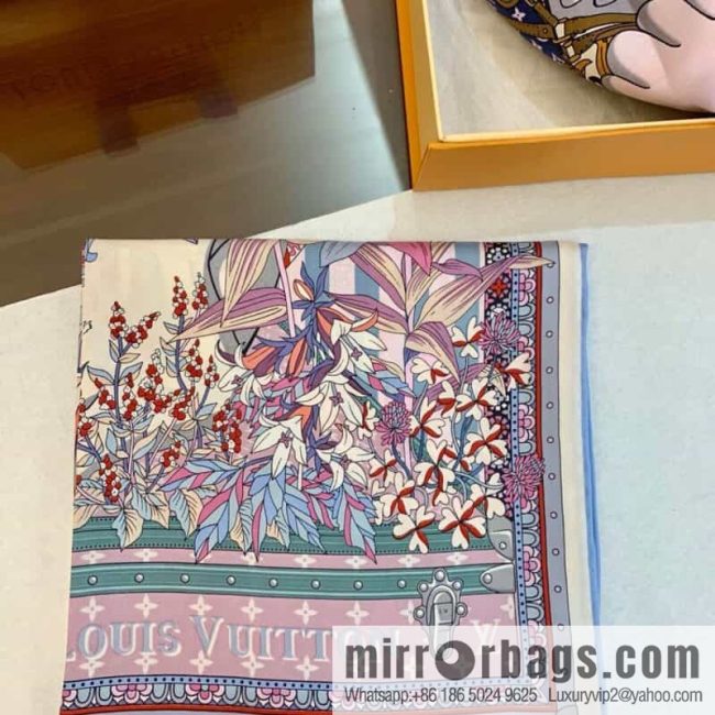 LV Louis Vuitton City Mouse and Country Mouse 100% Silk Scarf M76124 - Image 2