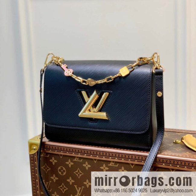 [Twist medium chain bag] M50282