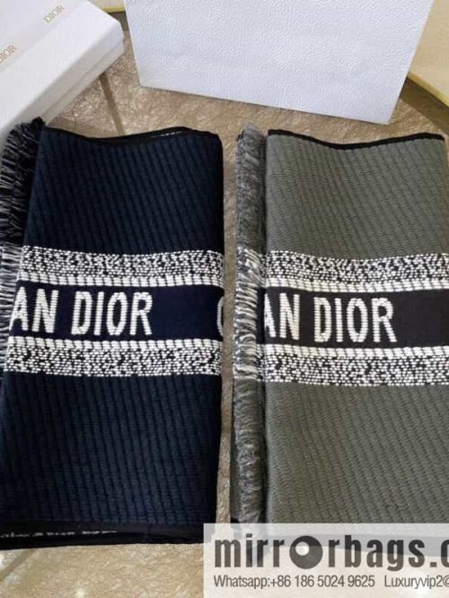 Dior Dior \"CHRISTIAN DIOR\" logo strip pattern college style double-sided scarf 14CDO301I985_C540