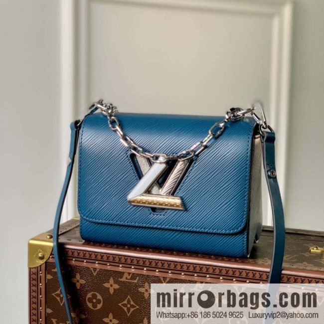 M21033 TWIST Small Handbag