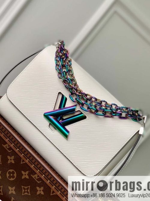 M22029 TWIST Medium Handbag M22029 White (50282 White Color Chain)